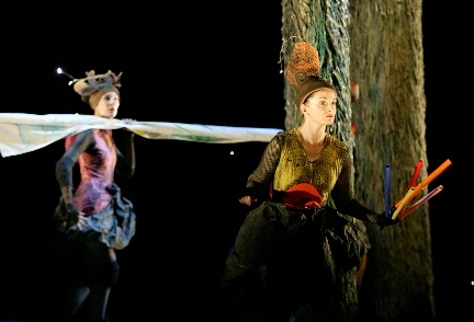 7 von 10:&nbsp;Sascha Icks, hinten: Eva Richter