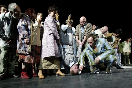 8 von 8: Wolfram Koch, Chor (© Alexander Paul Englert)