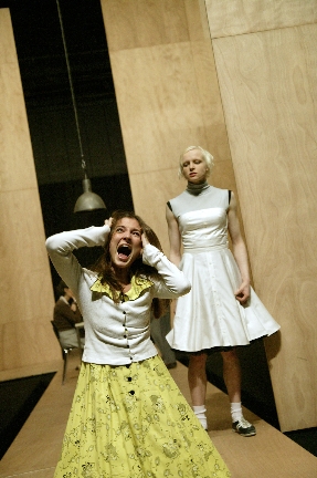 4 von 8: Christina Pasedag, Anne Mller (7446) (© Alexander Paul Englert)