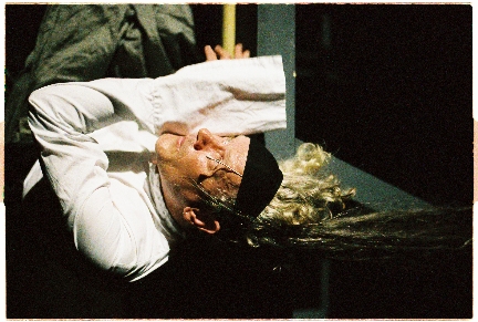 3 von 7: Georgette Dee (Film10-12) (© Yvonne Kranz)