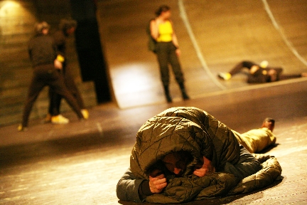 6 von 8: Sefko Hanushevsky, Ensemble (04) (© Wolfgang Runkel)