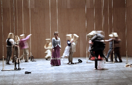 5 von 7:&nbsp;Julia Penner, Ensemble (&copy; Alexander Paul Englert)