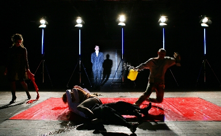 2 von 8: Ensemble (© Wolfgang Runkel)