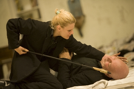8 von 10: Faust Bild 7 (© Scott Eastman)