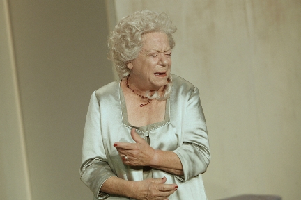 6 von 11: Jeniffer Minetti (Charlotte von Stein) (© Alexander Paul Englert)