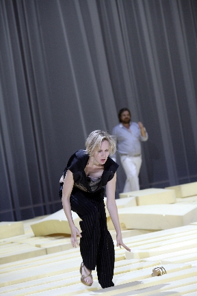10 von 15: Sabine Waibel, Aljoscha Stadelmann (© Alexander Paul Englert)