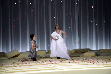 9 von 15: Julia Penner, Christian Kuchenbuch (© Alexander Paul Englert)