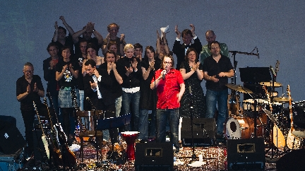 4 von 16: GOOD-BYE SCHMIDTSTRASSE; Ensemble